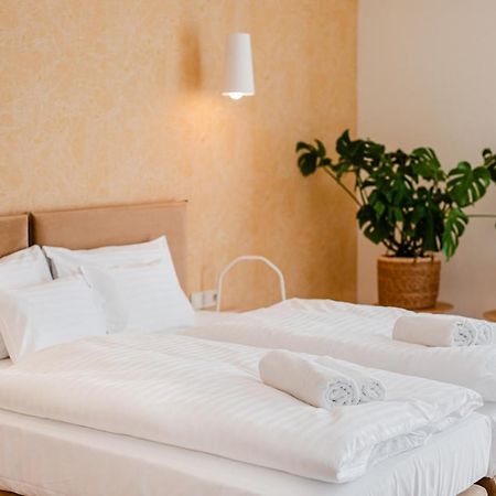 H11 Rooms אסטרגום מראה חיצוני תמונה