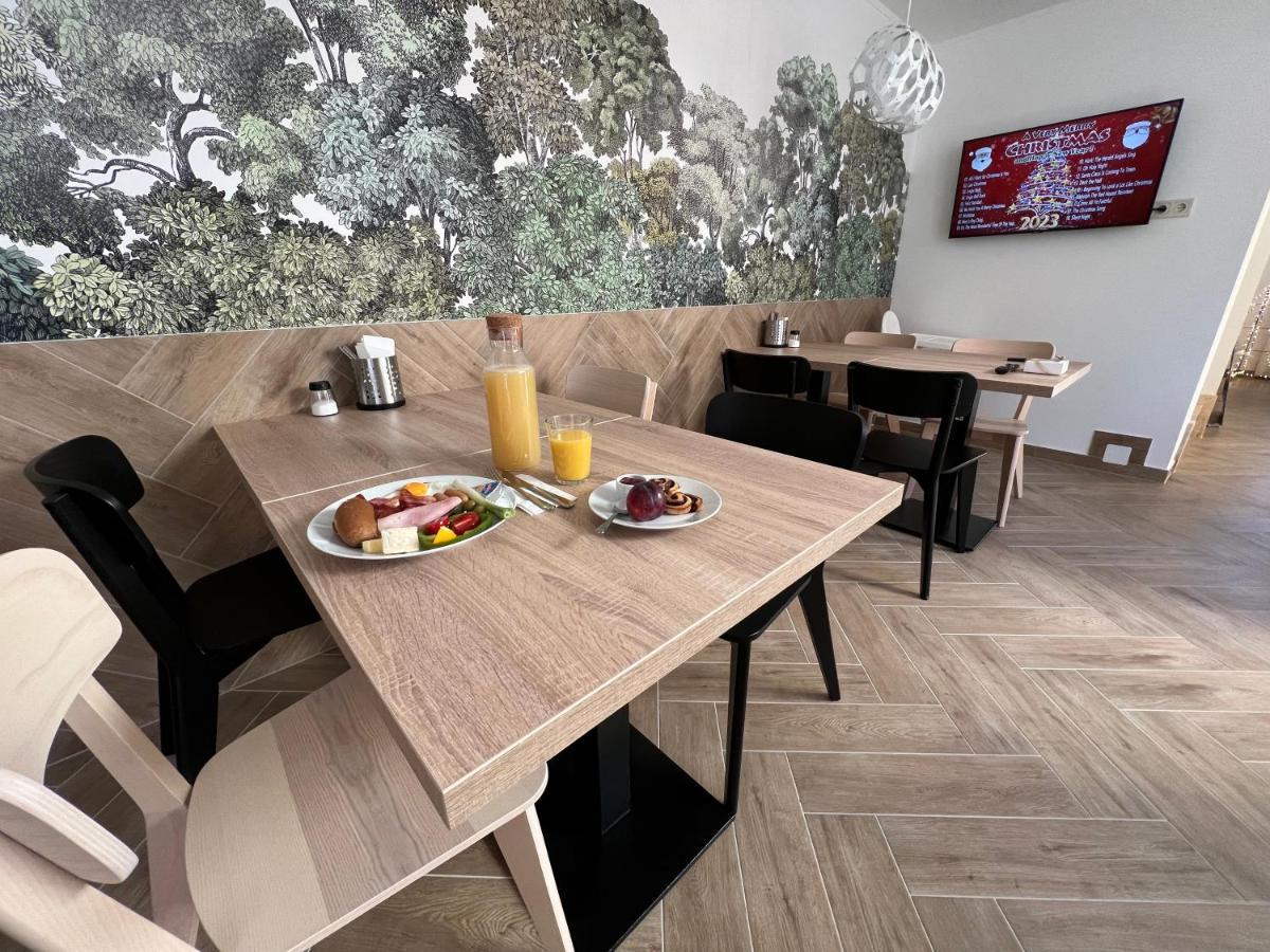 H11 Rooms אסטרגום מראה חיצוני תמונה